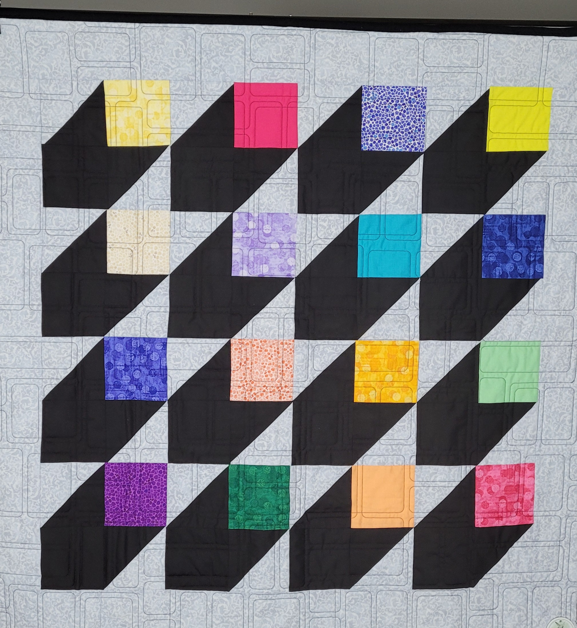 96b268_3be5793d7a824a35bde6f18c3b8890cfmv2-1.jpg Shadow box lap quilt - Image 1